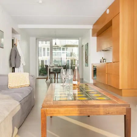 Apartment Come 50 Meter Til Vand, Plads Til 6-personer *